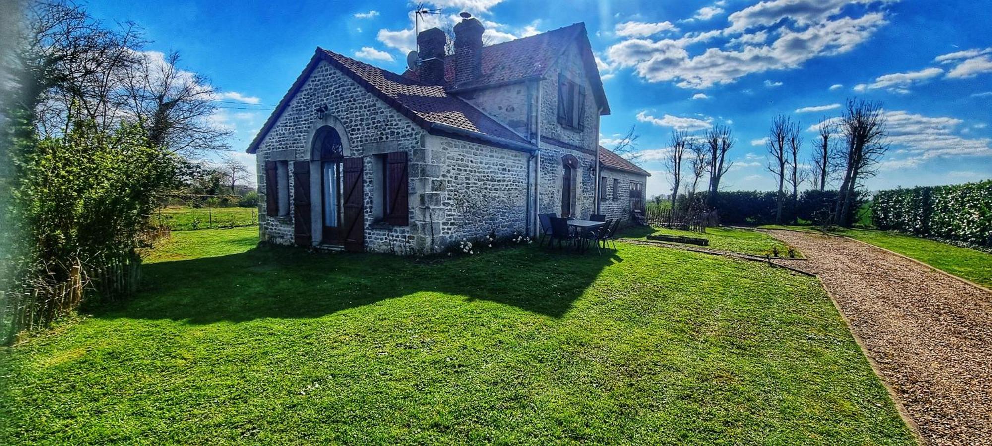 Gite Du Grand Frene Orrouy Экстерьер фото